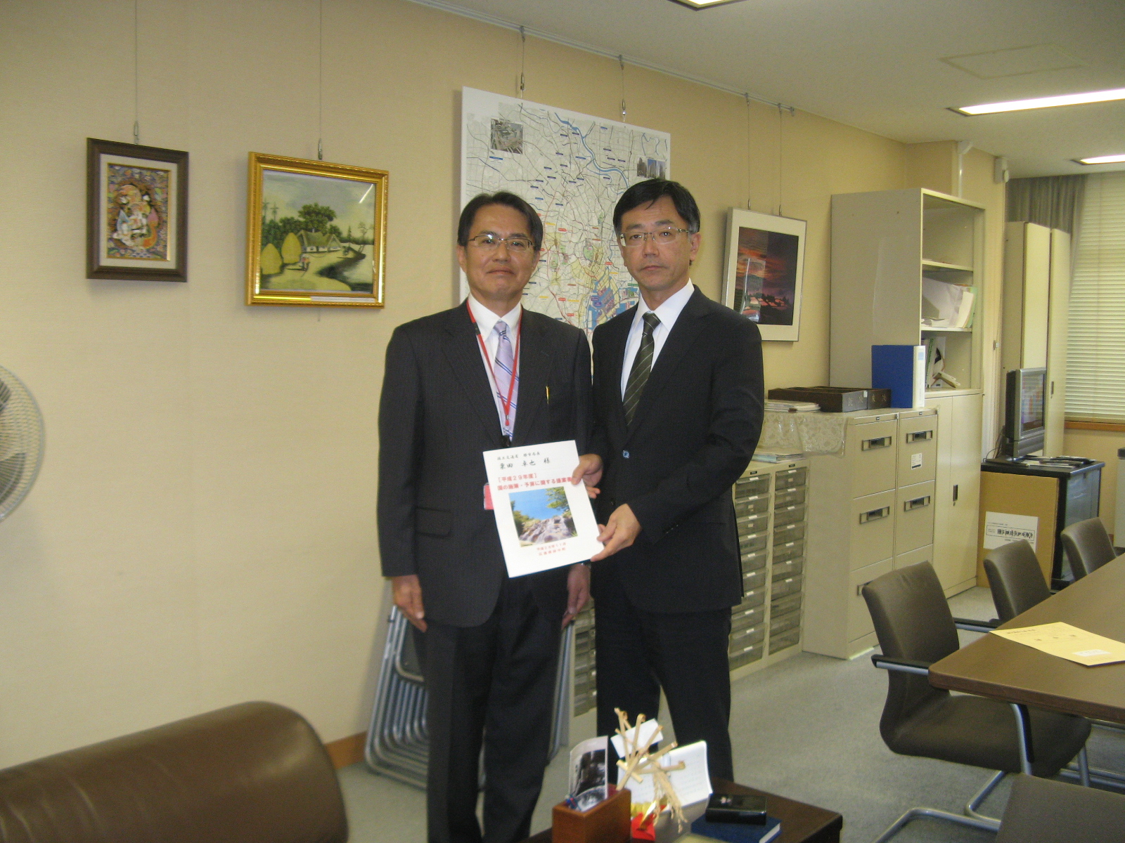 国土交通省 栗田都市局長(右)