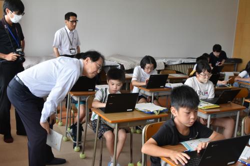 参加する佐藤町長