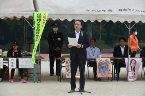 挨拶する佐藤町長