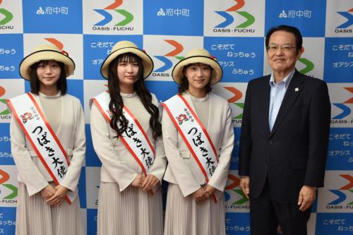 つばきと佐藤町長