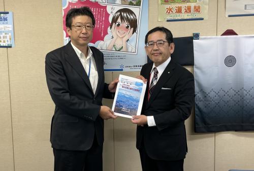 提案活動する様子