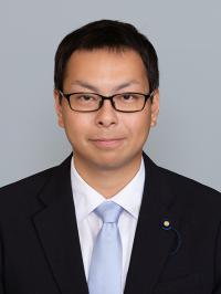 4番議員写真