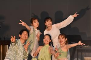 石田真歩さんとensoのメンバー