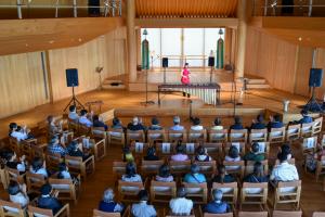 マリンバの音色が会場に響き渡りました