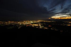 岩谷観音跡付近からの夜景