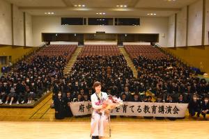 生徒のみなさんと記念写真