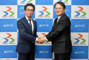 伊藤市長と佐藤町長の写真