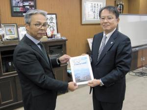 佐藤町長と畦地教育次長