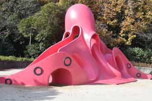 空城山公園タコ型滑り台画像