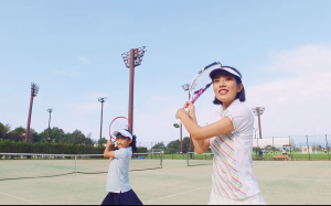 揚倉山健康運動内テニスコート画像