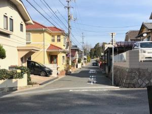案内標識を北に進む